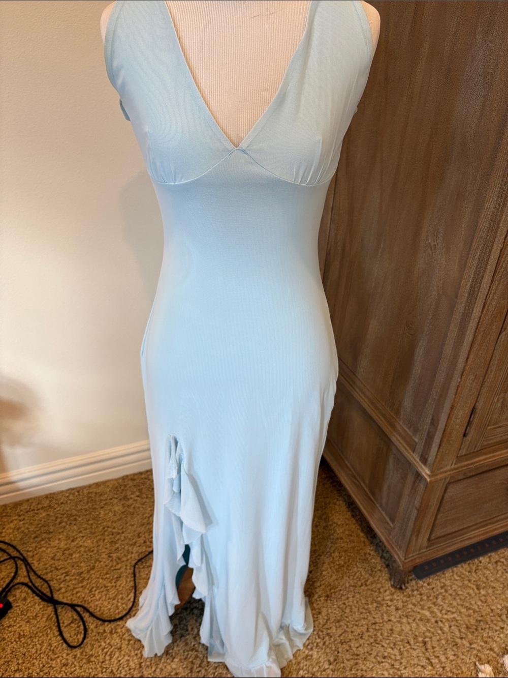 Sleeveless Light Blue V-Neck Maxi Dress with Ruffle Hem